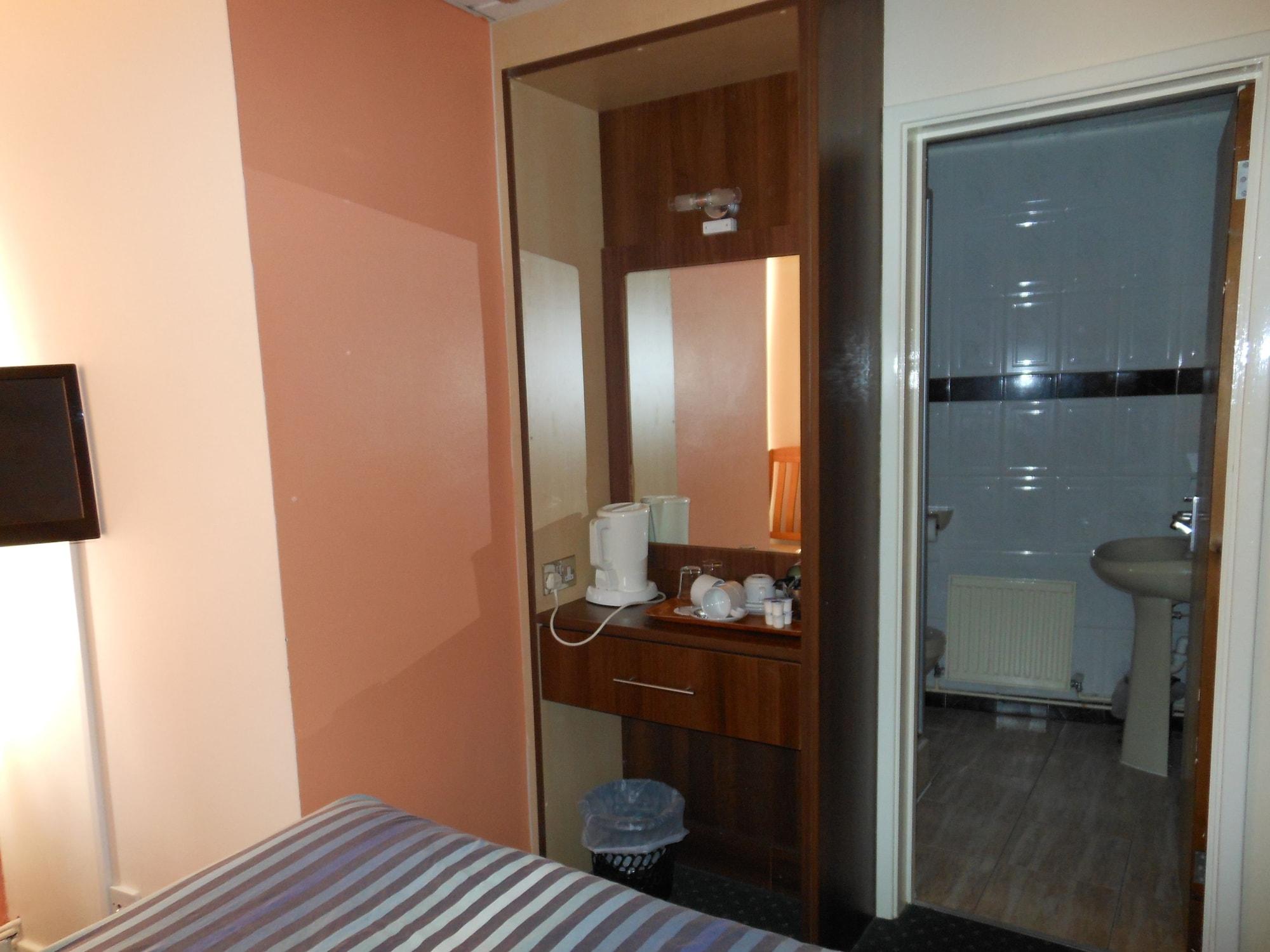 The Gatwick White House Hotel Horley Exteriör bild