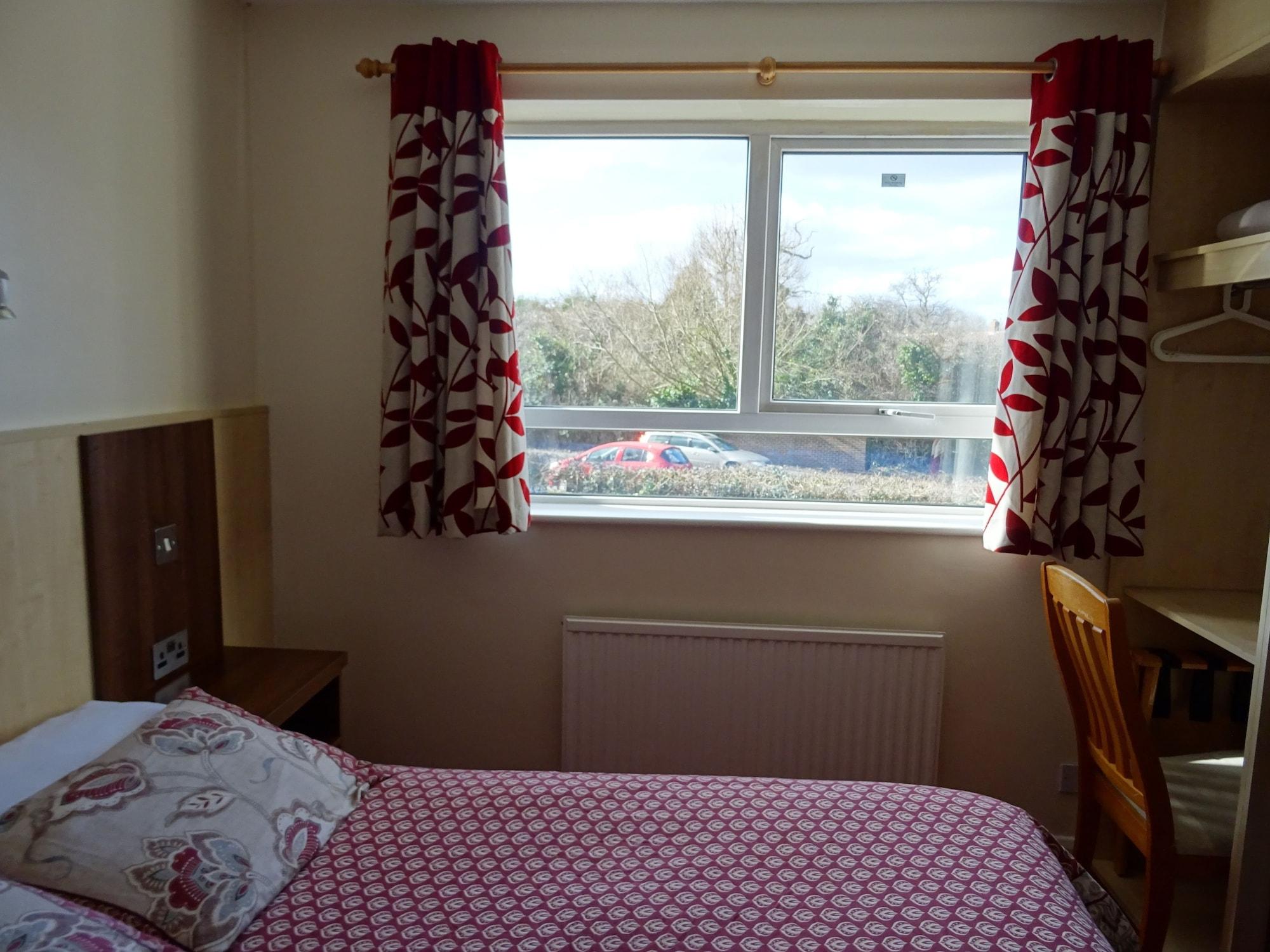 The Gatwick White House Hotel Horley Exteriör bild