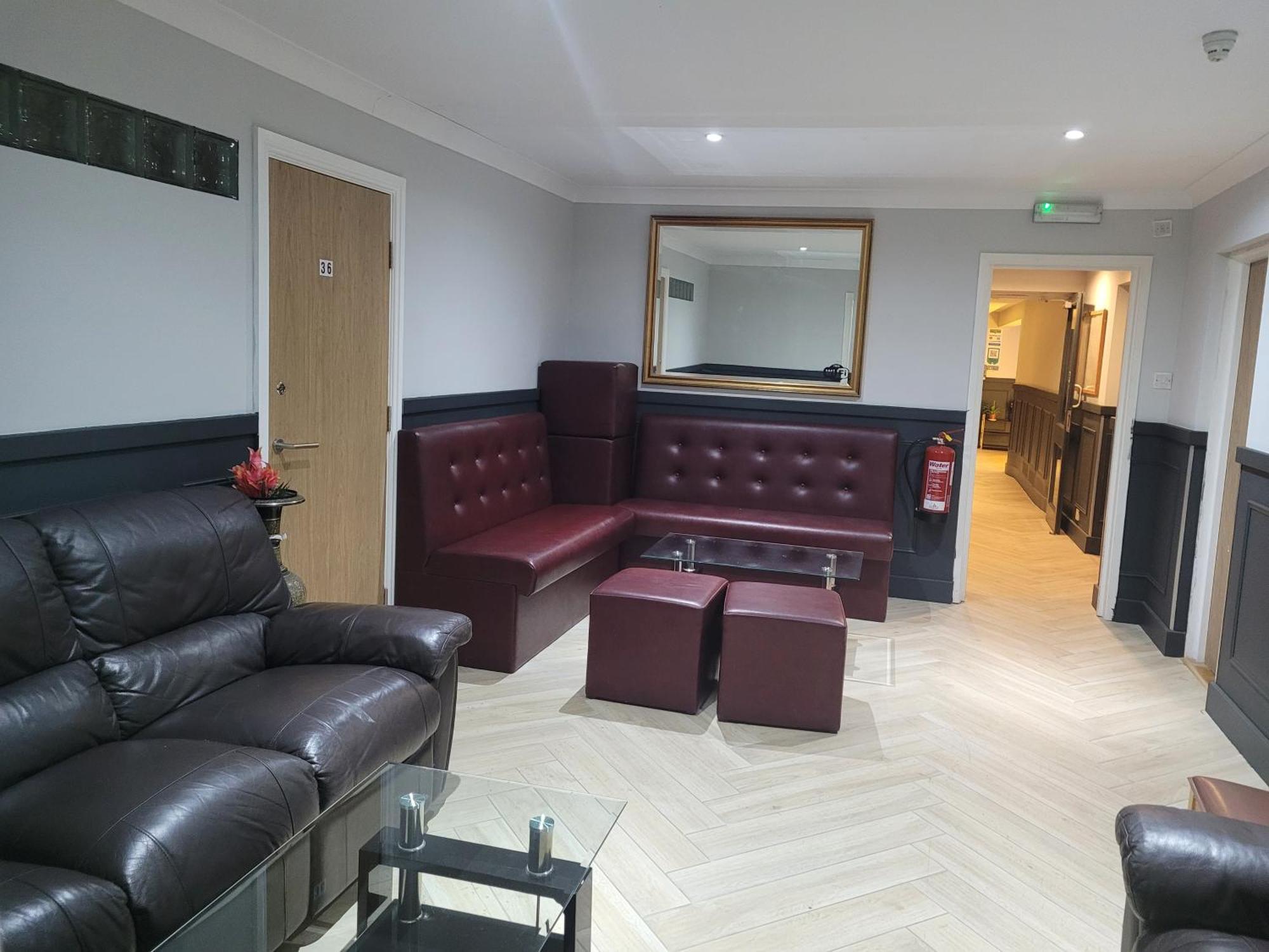 The Gatwick White House Hotel Horley Exteriör bild