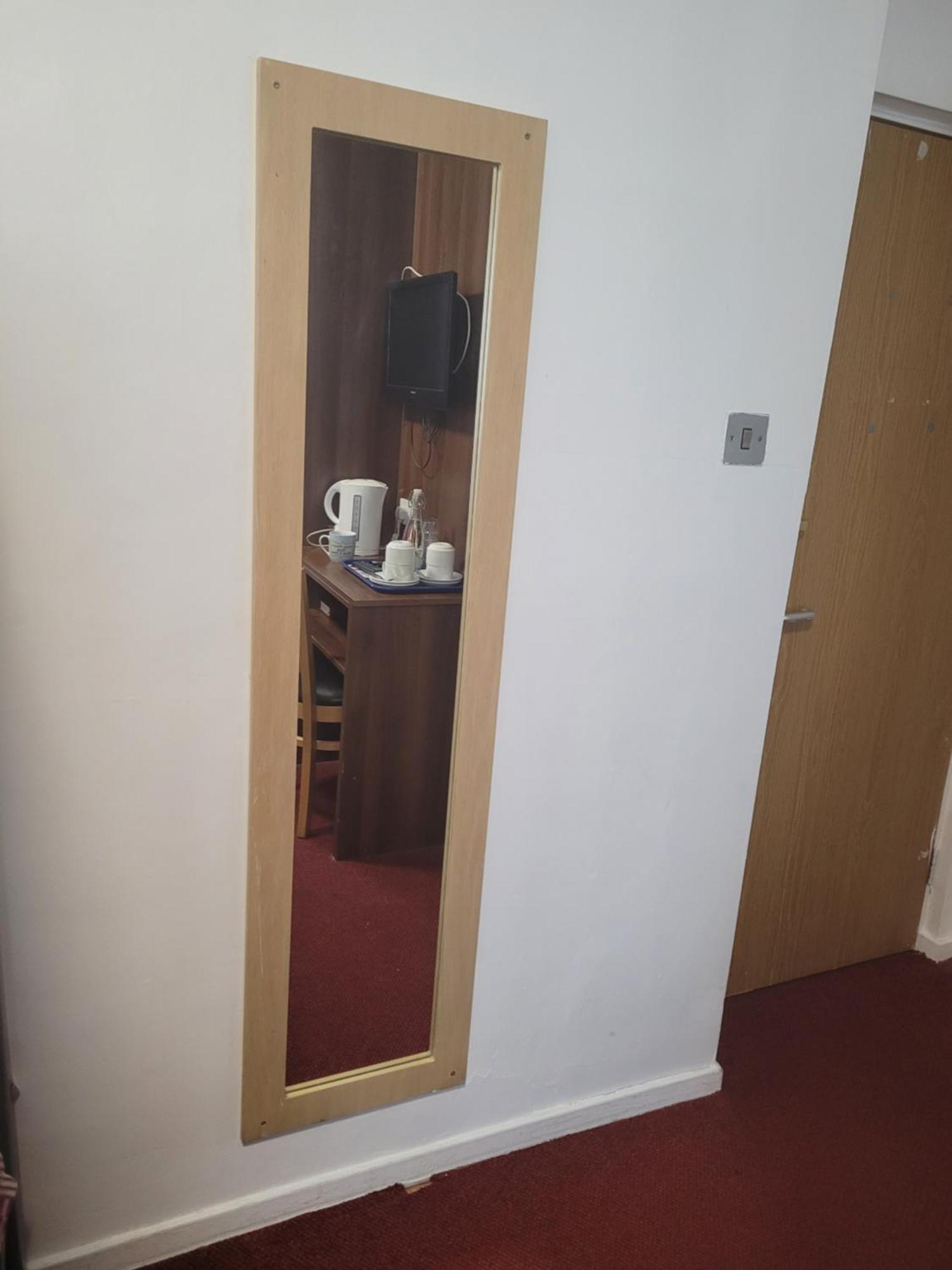 The Gatwick White House Hotel Horley Exteriör bild