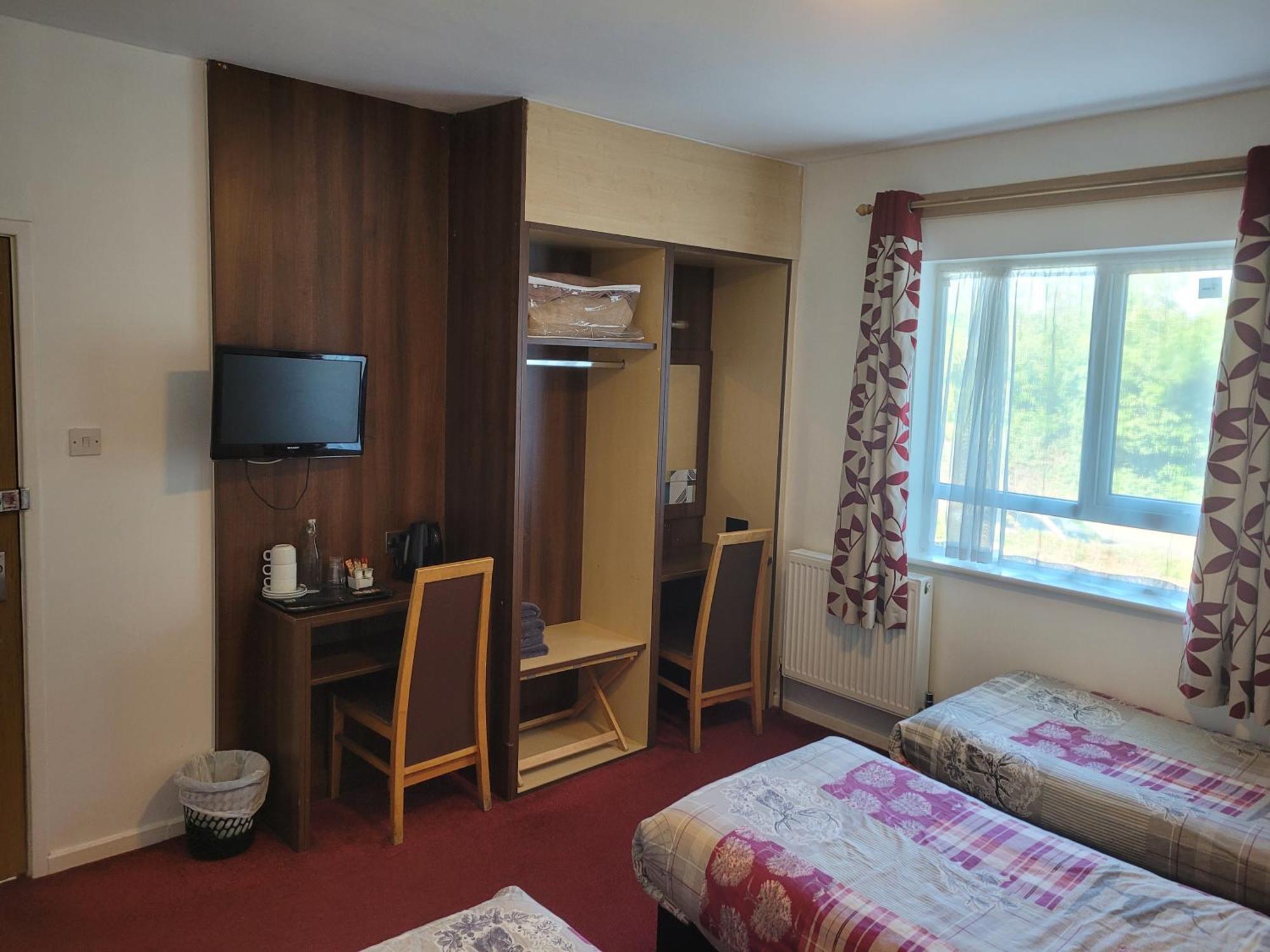 The Gatwick White House Hotel Horley Exteriör bild