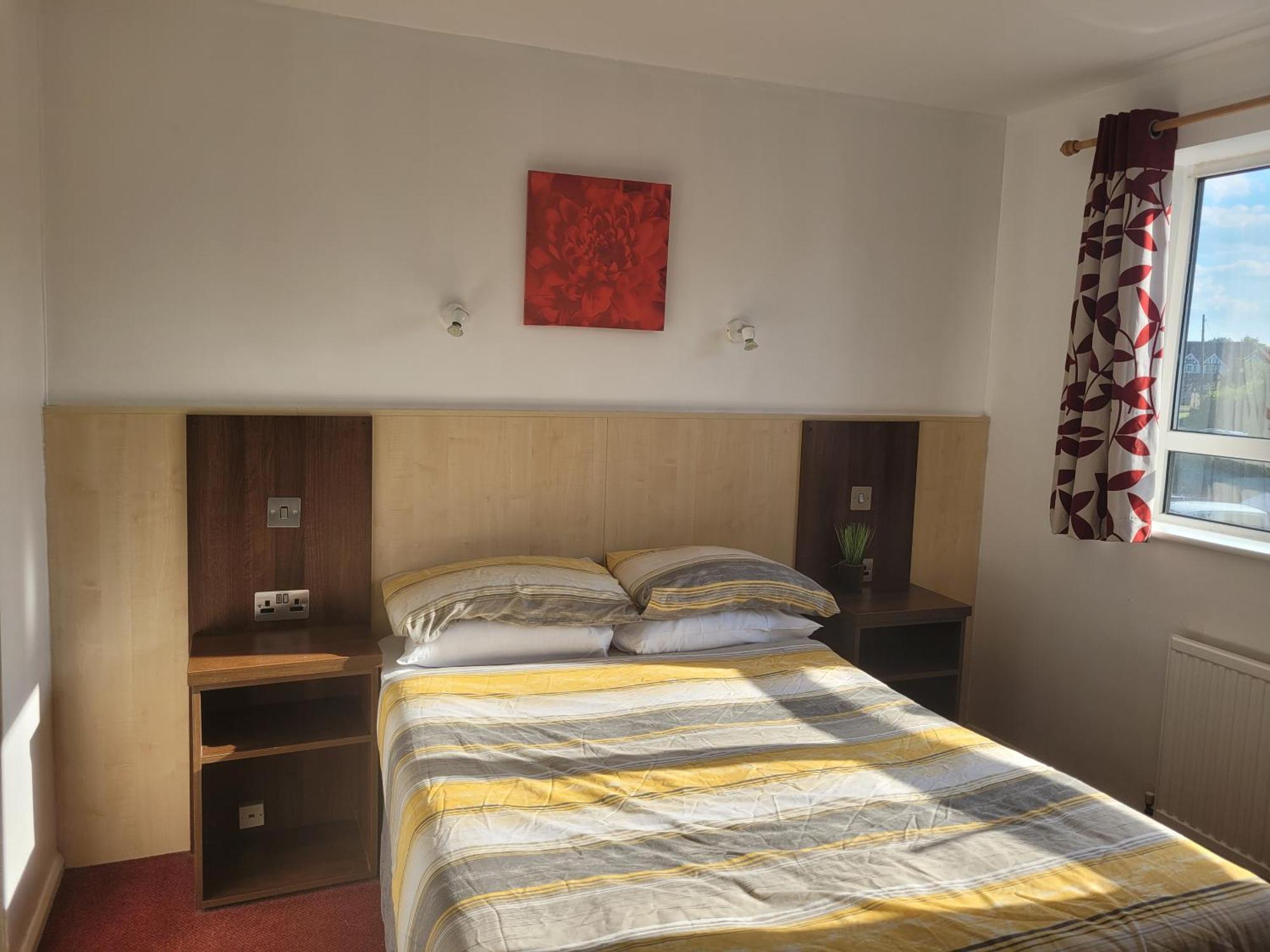 The Gatwick White House Hotel Horley Exteriör bild