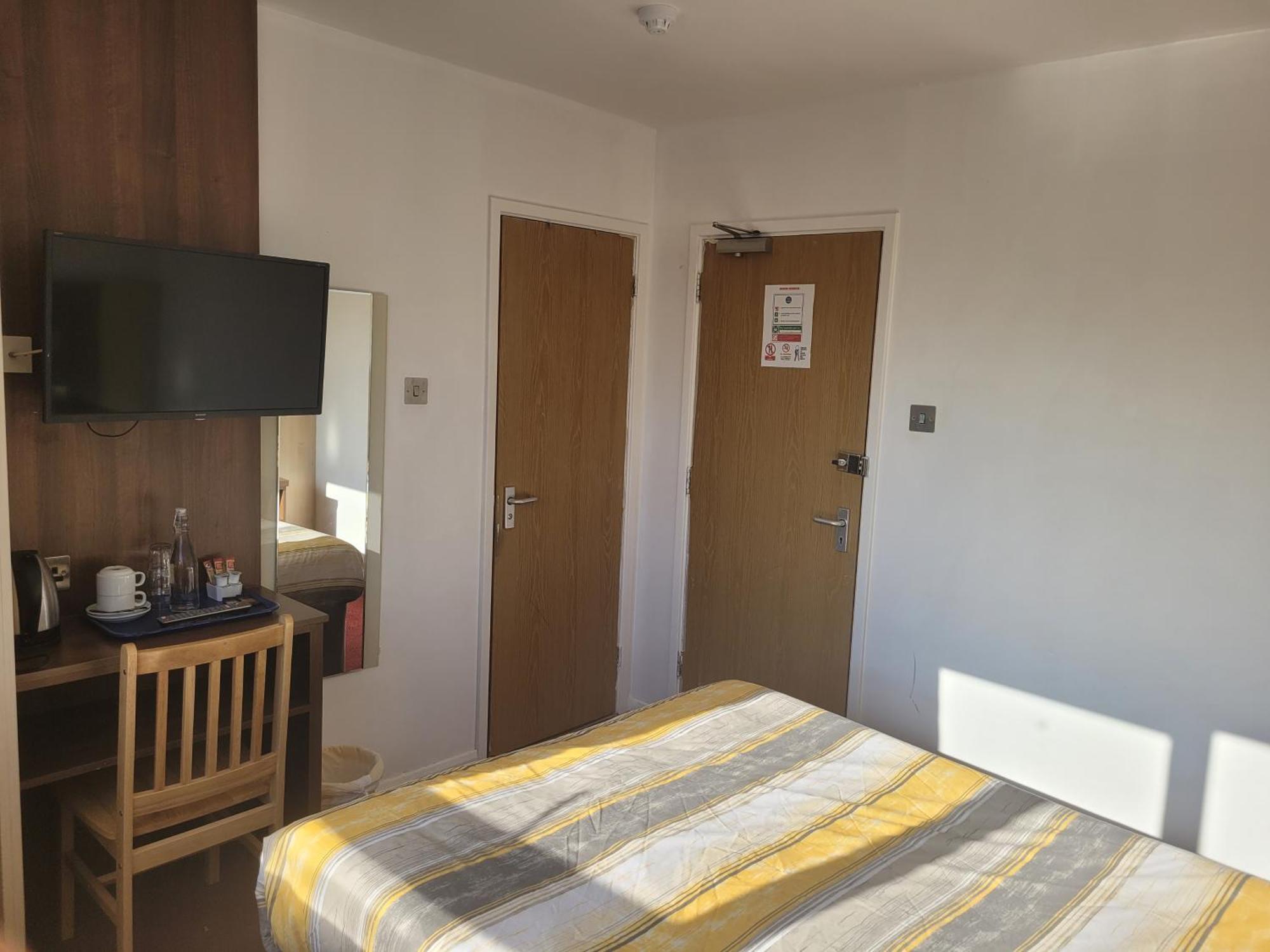 The Gatwick White House Hotel Horley Exteriör bild