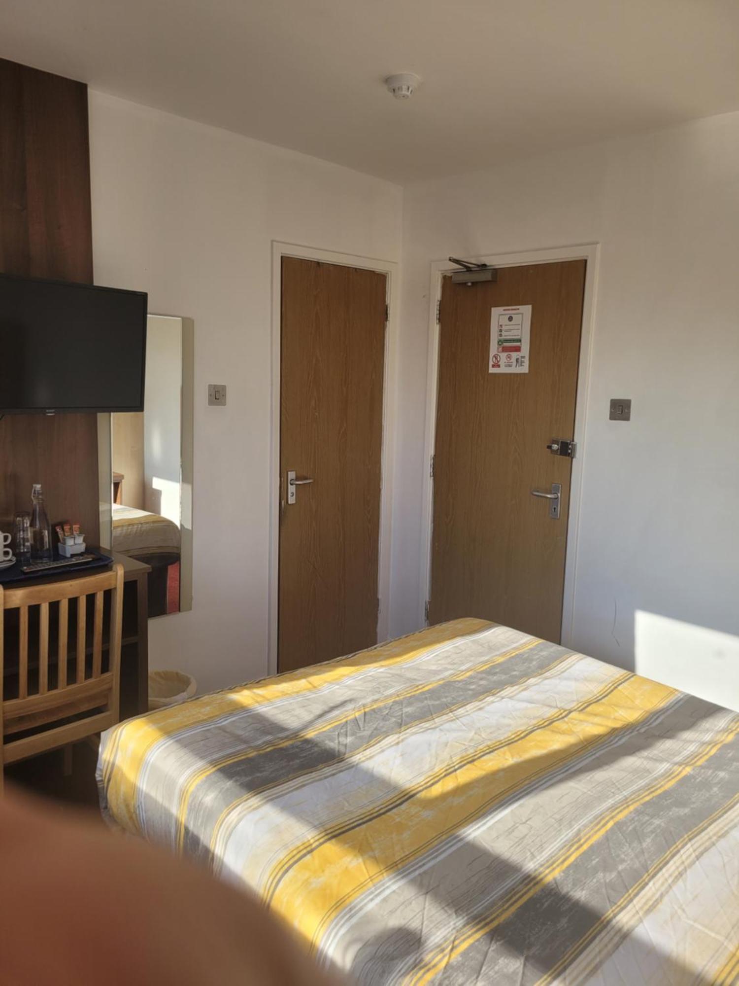 The Gatwick White House Hotel Horley Exteriör bild