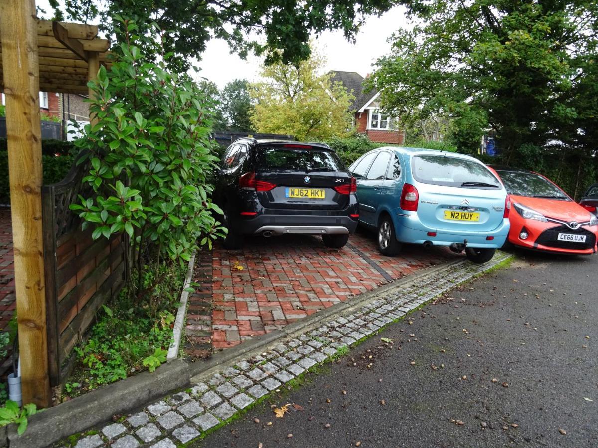 The Gatwick White House Hotel Horley Exteriör bild